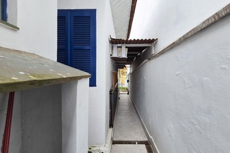 Casa à venda com 210m², 4 quartos e 1 vaga Casa à venda com 210m², 4 quartos e 1 vagaQuintal lateral