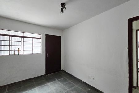 Casa à venda com 210m², 4 quartos e 1 vaga Casa à venda com 210m², 4 quartos e 1 vagaSala - Edícula