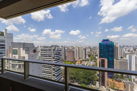 Varanda de kitnet/studio para alugar com 1 quarto, 30m² em Indianópolis, São Paulo