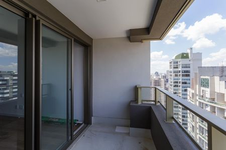 Varanda de kitnet/studio para alugar com 1 quarto, 30m² em Indianópolis, São Paulo