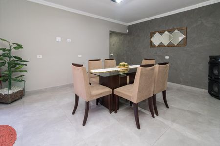 Casa à venda com 400m², 3 quartos e 5 vagas Casa à venda com 400m², 3 quartos e 5 vagasSala de Jantar