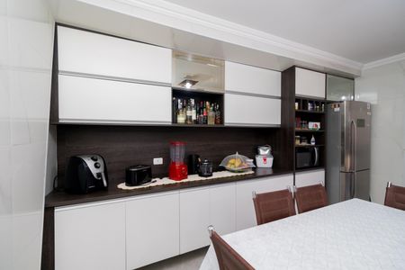 Casa à venda com 400m², 3 quartos e 5 vagas Casa à venda com 400m², 3 quartos e 5 vagasCozinha