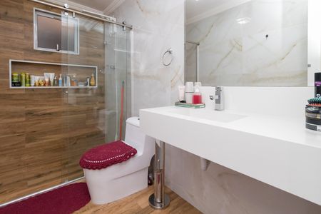 Casa à venda com 400m², 3 quartos e 5 vagas Casa à venda com 400m², 3 quartos e 5 vagasBanheiro da Suíte 1