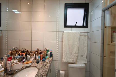 Banheiro Suíte de apartamento à venda com 3 quartos, 73m² em Cambuí, Campinas