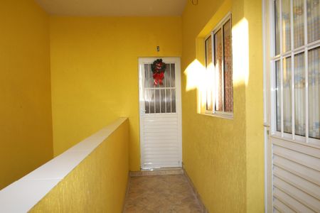 Casa para alugar com 70m², 3 quartos e sem vagaÁrea comum - Porta do imóvel