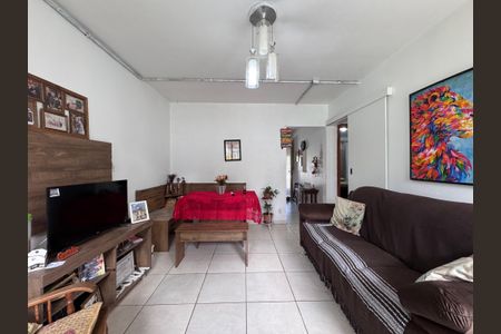 Casa à venda com 129m², 3 quartos e 2 vagas