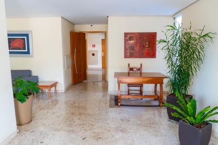 Apartamento para alugar com 76m², 2 quartos e 1 vaga Apartamento para alugar com 76m², 2 quartos e 1 vagaHall social