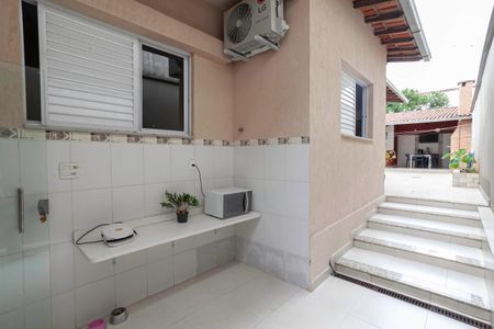 Casa à venda com 210m², 3 quartos e 2 vagas Casa à venda com 210m², 3 quartos e 2 vagasQuintal