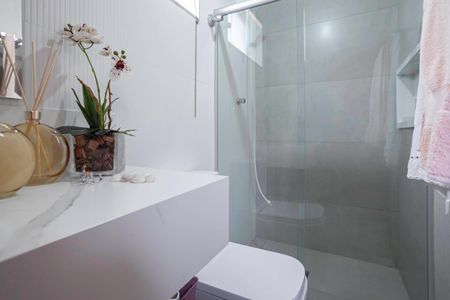 Casa à venda com 210m², 3 quartos e 2 vagas Casa à venda com 210m², 3 quartos e 2 vagasBanheiro da suíte