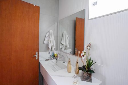 Casa à venda com 210m², 3 quartos e 2 vagas Casa à venda com 210m², 3 quartos e 2 vagasBanheiro da suíte