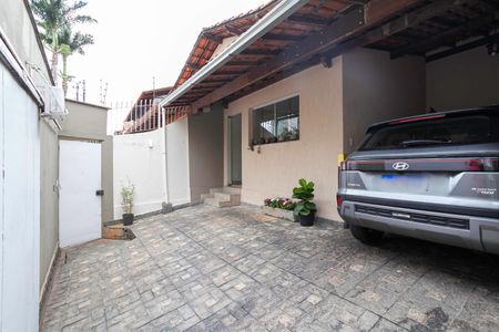 Casa à venda com 210m², 3 quartos e 2 vagas Casa à venda com 210m², 3 quartos e 2 vagasGaragem