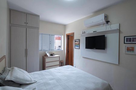 Casa à venda com 210m², 3 quartos e 2 vagas Casa à venda com 210m², 3 quartos e 2 vagasSuíte