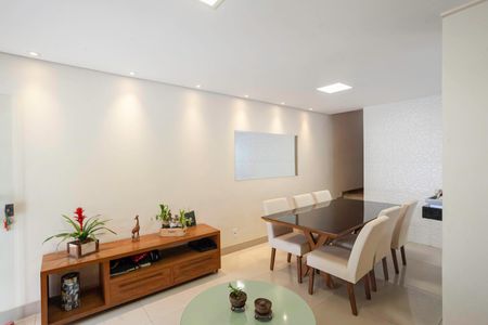 Casa à venda com 210m², 3 quartos e 2 vagas Casa à venda com 210m², 3 quartos e 2 vagasSala 1