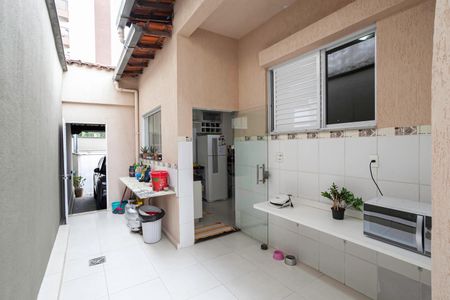 Casa à venda com 210m², 3 quartos e 2 vagas Casa à venda com 210m², 3 quartos e 2 vagasQuintal