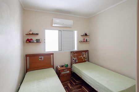 Casa à venda com 210m², 3 quartos e 2 vagas Casa à venda com 210m², 3 quartos e 2 vagasQuarto 1