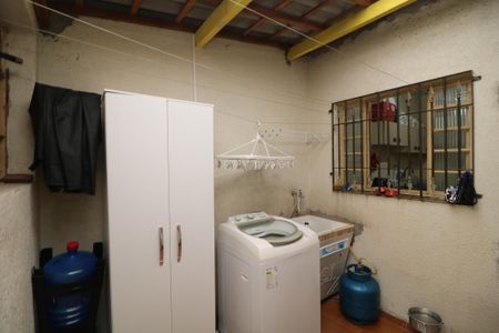 Casa à venda com 138m², 3 quartos e 1 vagaÁrea de Serviço