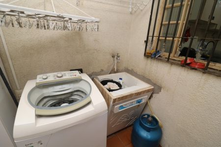 Casa à venda com 138m², 3 quartos e 1 vagaÁrea de Serviço