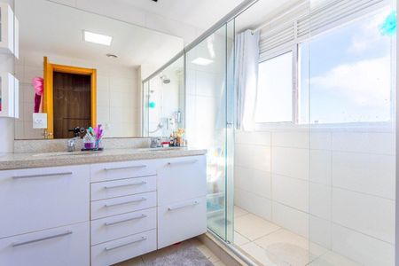 Apartamento à venda com 176m², 3 quartos e 3 vagasBanheiro do Quarto 1