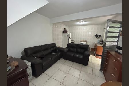 Casa à venda com 199m², 4 quartos e 2 vagas Casa à venda com 199m², 4 quartos e 2 vagasSala Casa 2