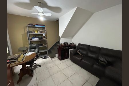 Casa à venda com 199m², 4 quartos e 2 vagas Casa à venda com 199m², 4 quartos e 2 vagasSala Casa 2