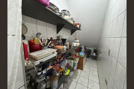 Casa à venda com 199m², 4 quartos e 2 vagas Casa à venda com 199m², 4 quartos e 2 vagasDespensa