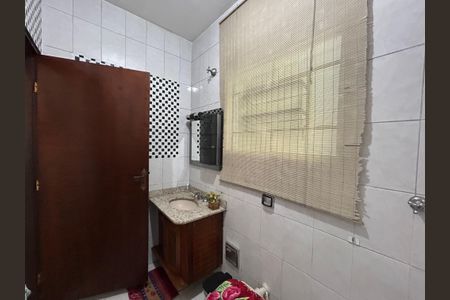 Casa à venda com 199m², 4 quartos e 2 vagas Casa à venda com 199m², 4 quartos e 2 vagasBanheiro 1