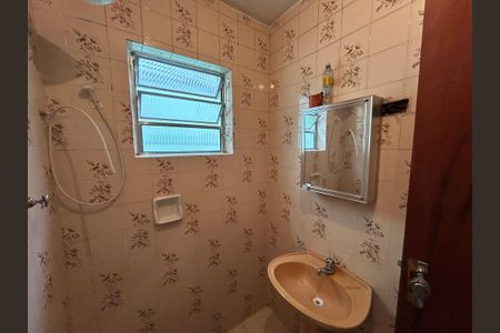 Casa à venda com 199m², 4 quartos e 2 vagas Casa à venda com 199m², 4 quartos e 2 vagasBanheiro 1 Casa 2