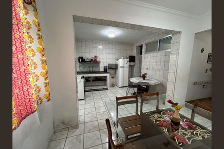 Casa à venda com 199m², 4 quartos e 2 vagas Casa à venda com 199m², 4 quartos e 2 vagasCozinha - Copa