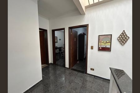Casa à venda com 199m², 4 quartos e 2 vagas Casa à venda com 199m², 4 quartos e 2 vagasHall