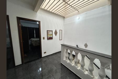 Casa à venda com 199m², 4 quartos e 2 vagas Casa à venda com 199m², 4 quartos e 2 vagasHall