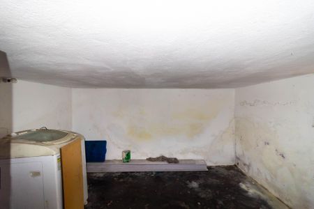 Casa à venda com 90m², 2 quartos e 1 vagaPorão