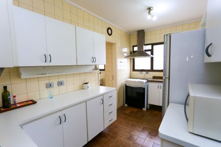Apartamento à venda com 166m², 4 quartos e 3 vagas Apartamento à venda com 166m², 4 quartos e 3 vagascozinha