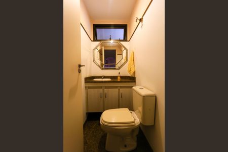 Apartamento à venda com 166m², 4 quartos e 3 vagas Apartamento à venda com 166m², 4 quartos e 3 vagasLavabo