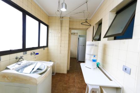 Apartamento à venda com 166m², 4 quartos e 3 vagas Apartamento à venda com 166m², 4 quartos e 3 vagasÁrea de Serviço