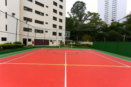 Apartamento à venda com 166m², 4 quartos e 3 vagas Apartamento à venda com 166m², 4 quartos e 3 vagasQuadra Esportiva