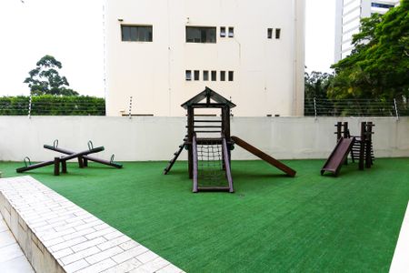 Apartamento à venda com 166m², 4 quartos e 3 vagas Apartamento à venda com 166m², 4 quartos e 3 vagasÁrea comum - Playground