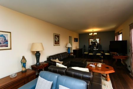 Apartamento à venda com 166m², 4 quartos e 3 vagas Apartamento à venda com 166m², 4 quartos e 3 vagasSala