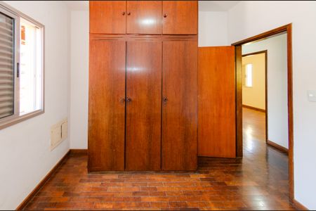 Casa à venda com 345m², 5 quartos e 6 vagasQuarto 1