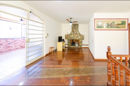 Casa à venda com 345m², 5 quartos e 6 vagasSala 2