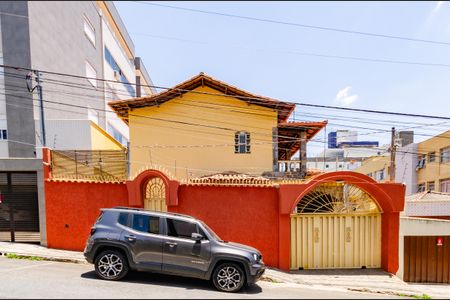 Casa à venda com 345m², 5 quartos e 6 vagasFachada