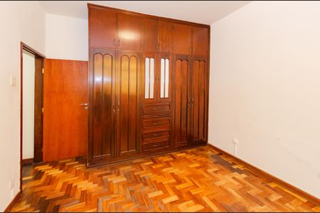 Casa à venda com 345m², 5 quartos e 6 vagasQuarto 4
