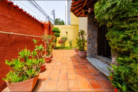 Casa à venda com 345m², 5 quartos e 6 vagasÁrea externa