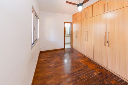Casa à venda com 345m², 5 quartos e 6 vagasSuíte 1
