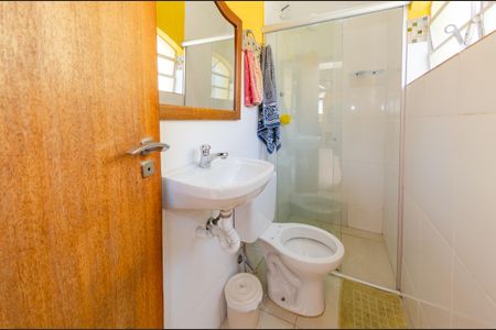 Casa à venda com 345m², 5 quartos e 6 vagasBanheiro de serviço