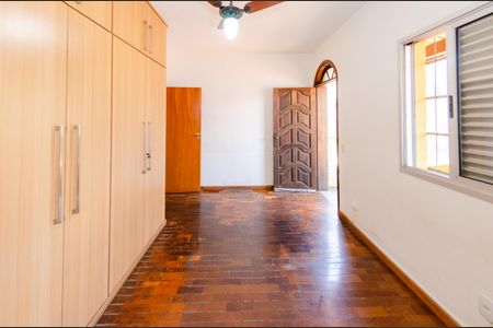 Casa à venda com 345m², 5 quartos e 6 vagasSuíte 1