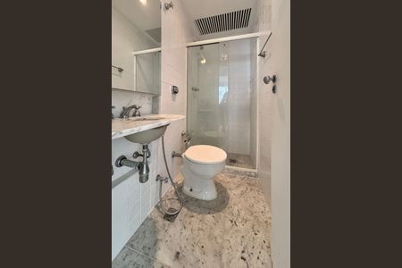 Apartamento à venda com 78m², 2 quartos e 2 vagas Apartamento à venda com 78m², 2 quartos e 2 vagasBanheiro social