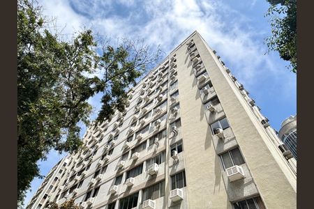 Apartamento à venda com 78m², 2 quartos e 2 vagas Apartamento à venda com 78m², 2 quartos e 2 vagasFachada