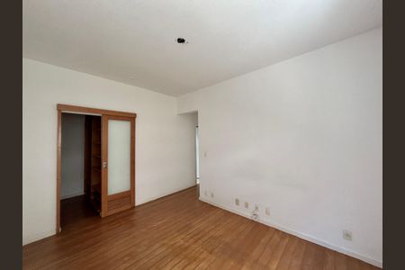 Apartamento à venda com 78m², 2 quartos e 2 vagas Apartamento à venda com 78m², 2 quartos e 2 vagasSuite