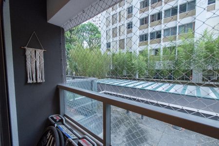 Apartamento para alugar com 93m², 2 quartos e 2 vagas Apartamento para alugar com 93m², 2 quartos e 2 vagasVaranda da suíte