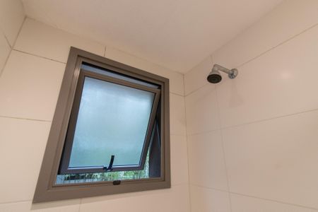 Apartamento para alugar com 93m², 2 quartos e 2 vagas Apartamento para alugar com 93m², 2 quartos e 2 vagasBanheiro da suíte